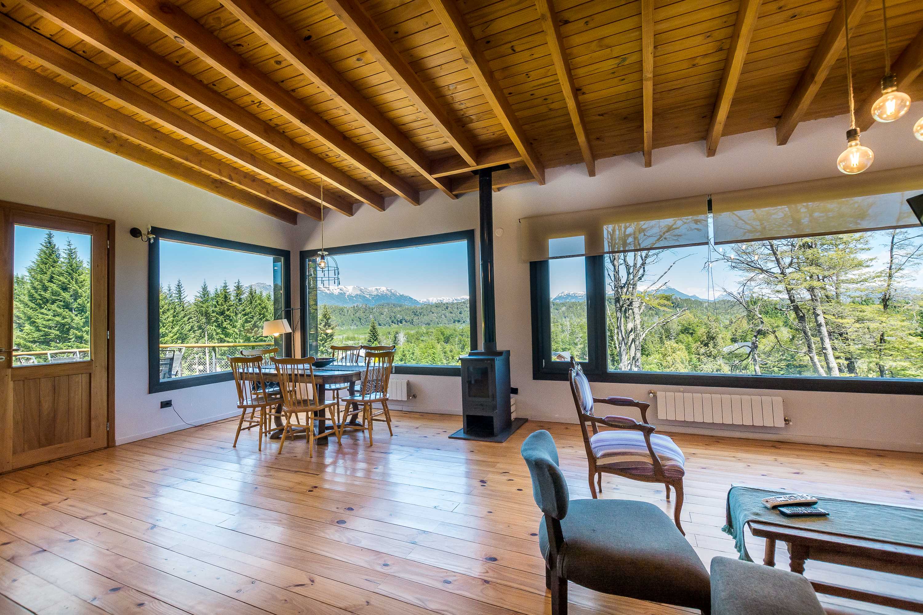 Casa Soñada, con vista a las montañas en barrio La Balsas, Villa La Angostura