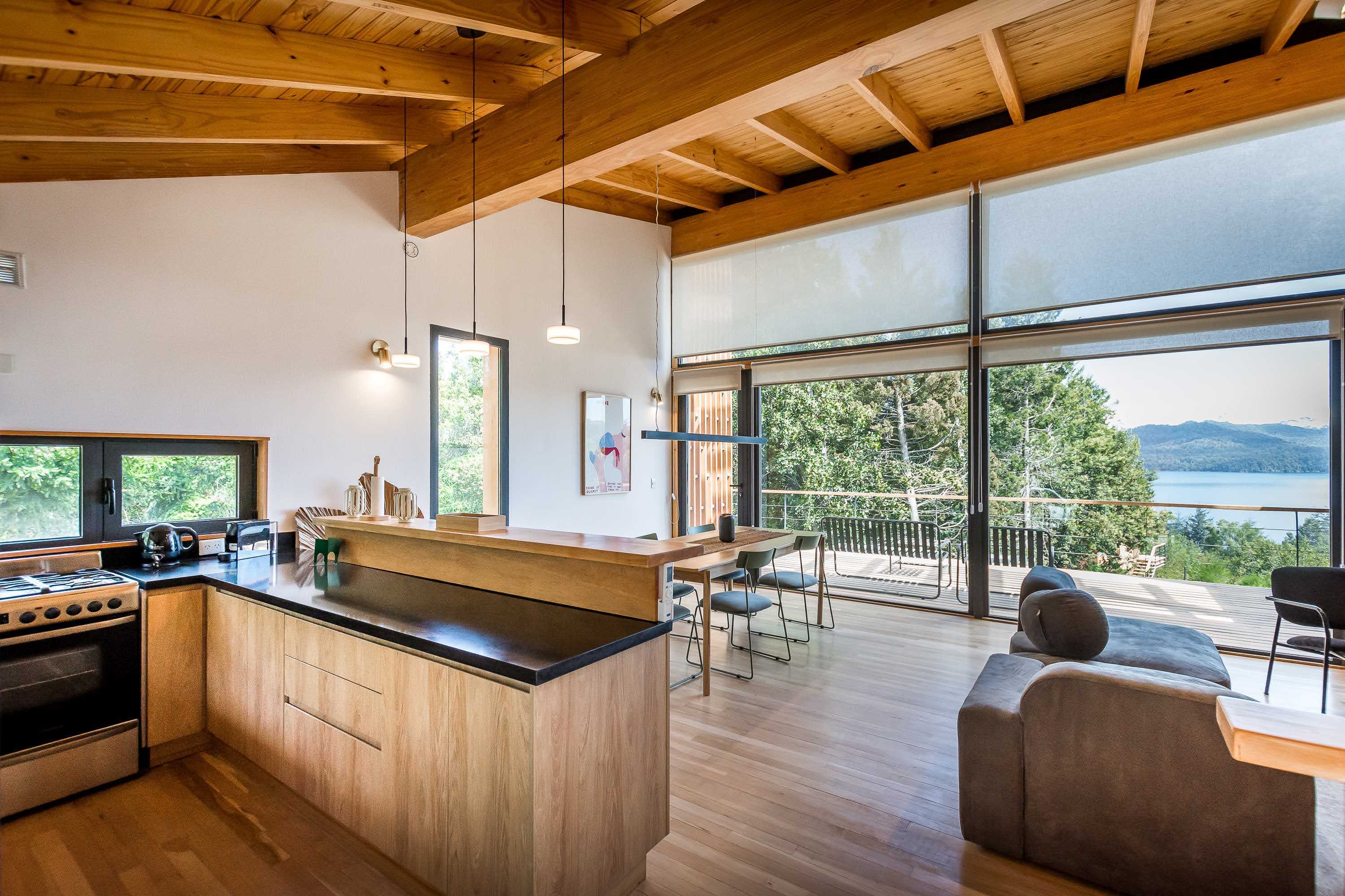 Casa Valo, casa moderna frente al lago Nahuel Huapi